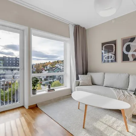 Arctic Penthouse I I Views