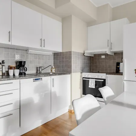 Arctic Penthouse I I Views *