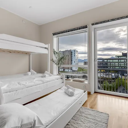 Arctic Penthouse I I Views *