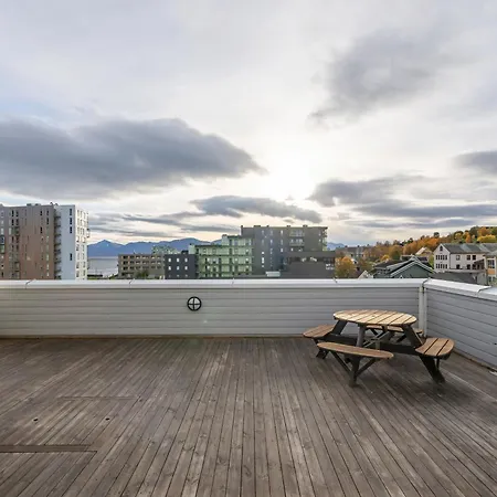 Arctic Penthouse I I Views Appartement *