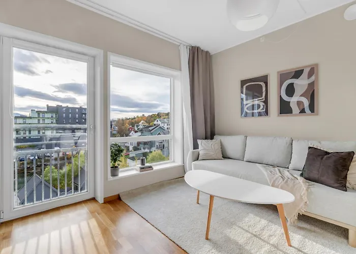 Arctic Penthouse I I Views